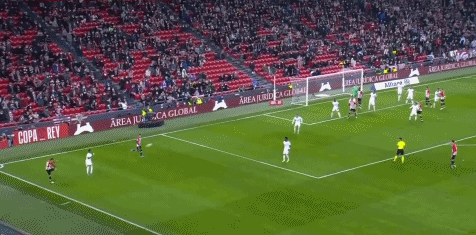 多特4-0十人黄潜，吉拉西双响，阿德耶米、斯文松建功，法比奥-席尔瓦失点