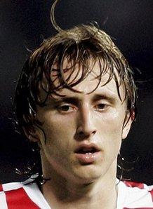 跟队：孙兴慜将留在韩国，以便于完成加盟洛杉矶的转会